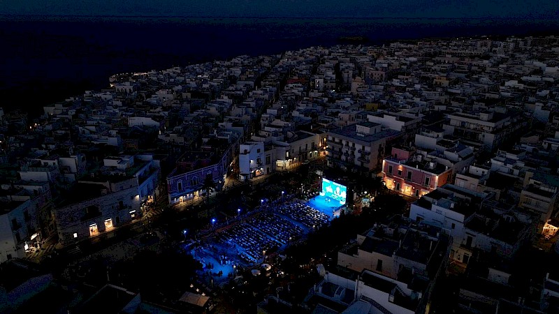 Il libro possibile si veste di nuovo!